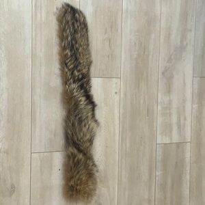 CAYOTE FUR COLLAR FOR JUCKET OR COAT